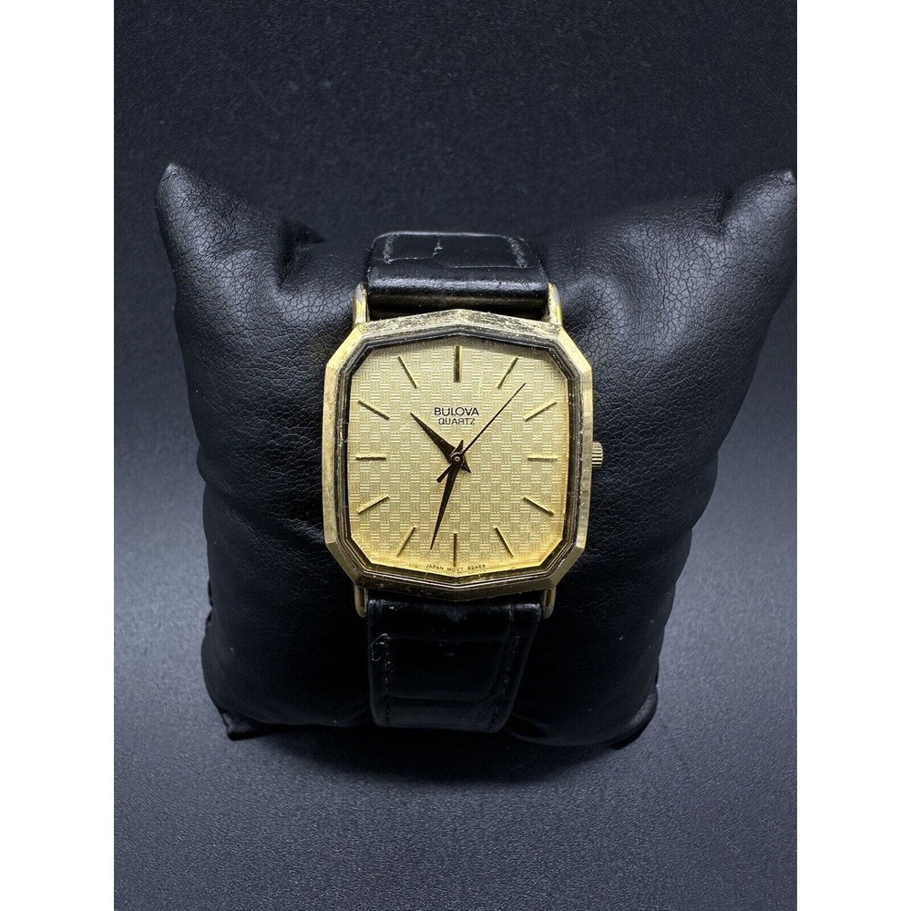 VINTAGE 1991 BULOVA MENS QUARTZ DRESS WATCH - NEW BATTERY - RUNS